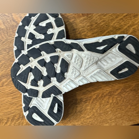 HOKA “ARAHI 7” black size 9D Women Good Condition - Picture 5 of 8